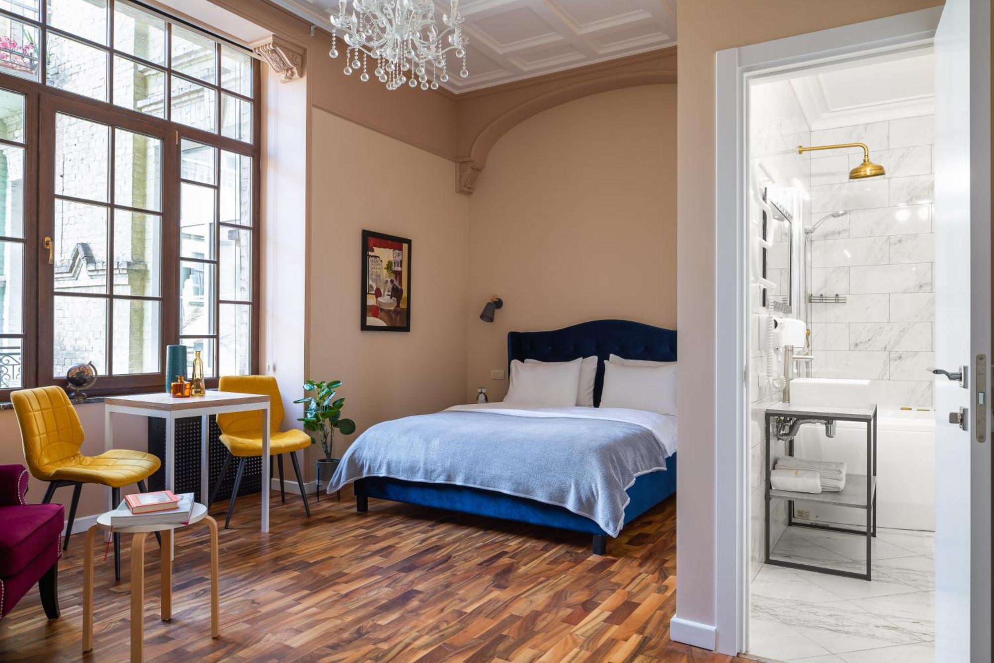 Theatre Boutique Apartments Киев Стая снимка
